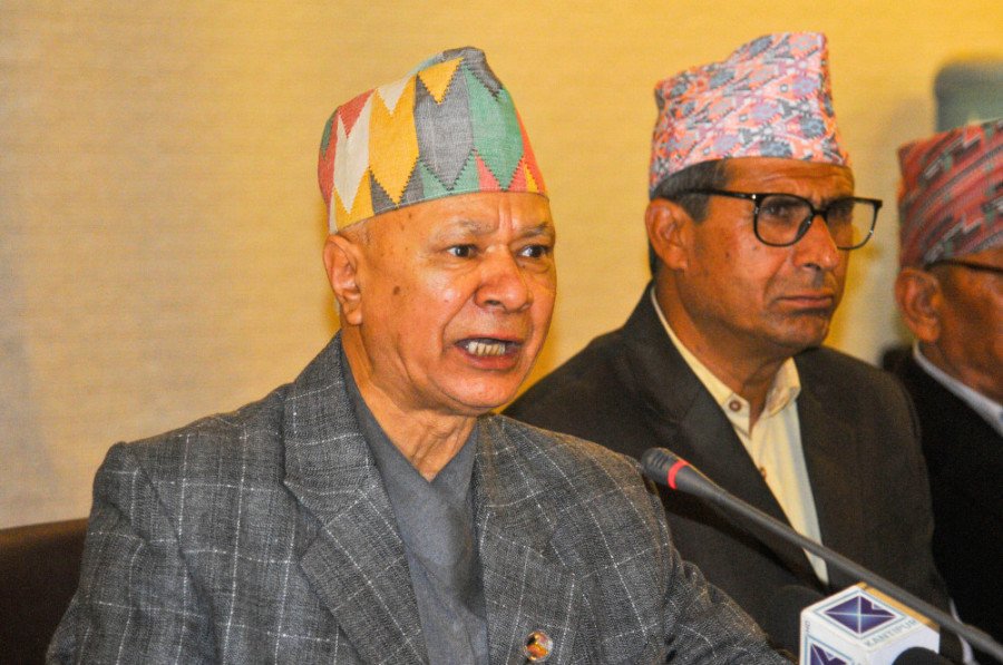 शिक्षक महासंघ र सरकारबीचको सहमतिको विरोधमा विद्यालय कर्मचारीहरुको असन्तुष्टि